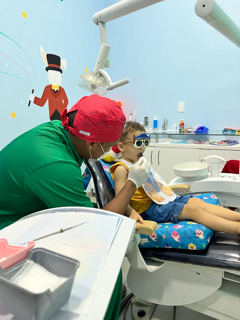Atendimento infantil divertido na ABCdente